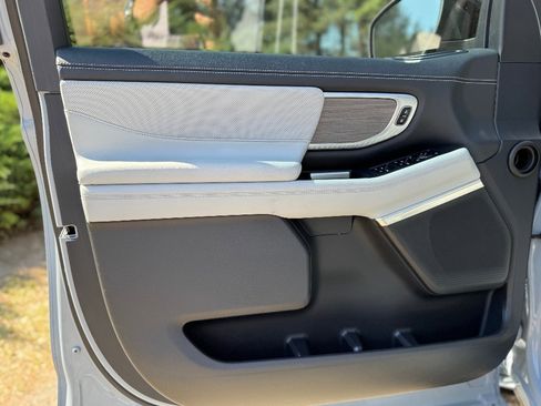 Used 2025 Ford Expedition Max Platinum w/ Platinum Ultimate Package image 12