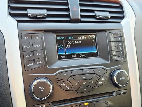 Used 2014 Ford Fusion SE FWD image 16