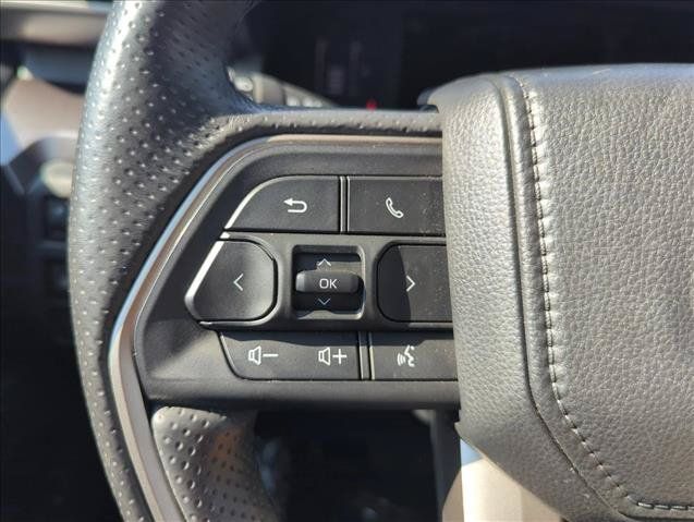 Certified 2025 Toyota 4Runner SR5 AWD/4WD image 16