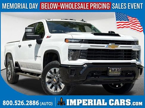 Used 2024 Chevrolet Silverado 2500 Custom AWD/4WD image 1