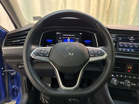 Certified 2022 Volkswagen Jetta SE image 15