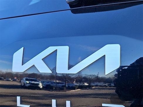 Used 2023 Kia Telluride S image 33