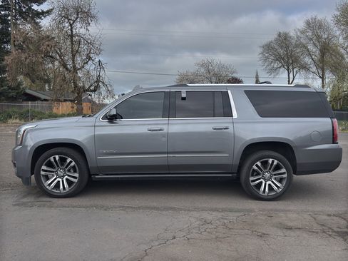 Used 2018 GMC Yukon XL Denali w/ Denali Ultimate Package AWD/4WD image 21