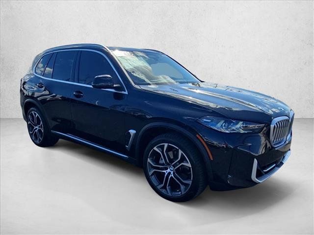 Certified 2024 BMW X5 xDrive40i w/ Premium Package AWD/4WD image 3