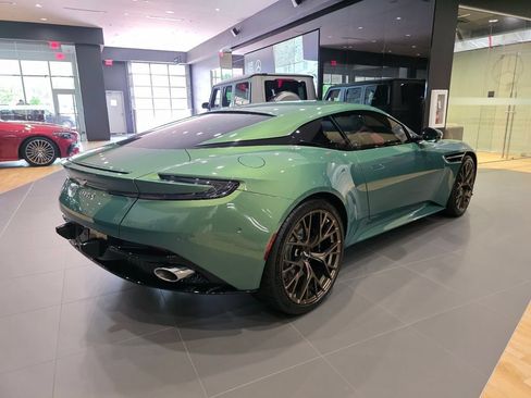 Used 2024 Aston Martin DB12 Coupe RWD image 6