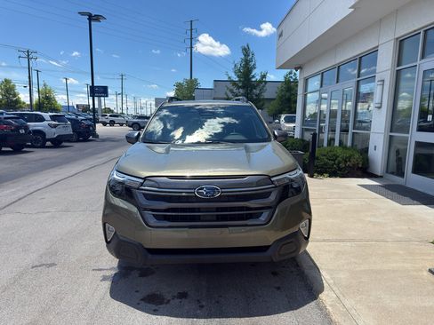 Used 2026 Subaru Forester Premium AWD/4WD image 8