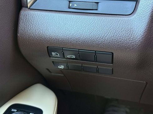 Used 2019 Lexus RX 350L w/ Premium Package image 23