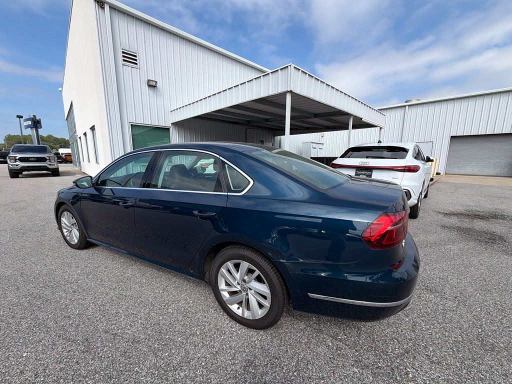 Used 2018 Volkswagen Passat 2.0T SE FWD image 14