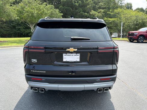New 2026 Chevrolet Traverse LT w/ LPO, Cargo Package FWD image 6