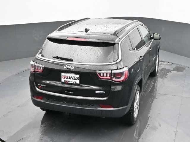 Used 2024 Jeep Compass Latitude w/ Altitude Special Edition AWD/4WD image 35