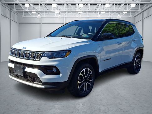 Used 2024 Jeep Compass Limited AWD/4WD image 3