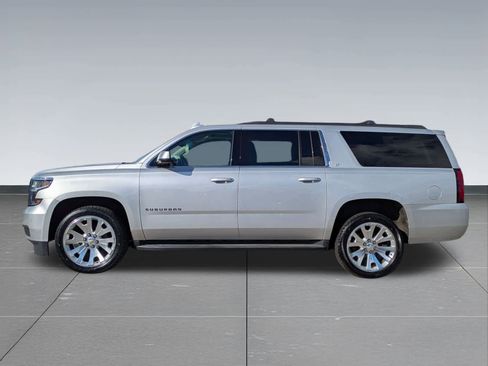 Used 2019 Chevrolet Suburban LT w/ Luxury Package image 3