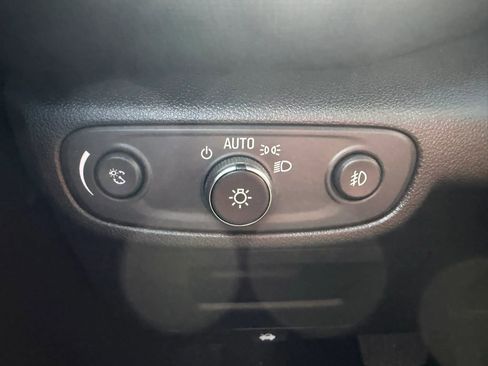 Used 2021 Chevrolet TrailBlazer RS w/ Sun and Liftgate Package AWD/4WD image 17