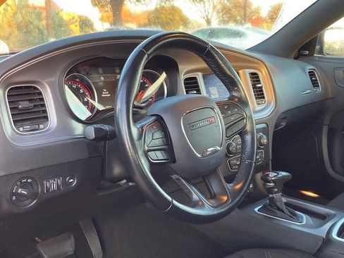 Used 2023 Dodge Charger SXT image 9