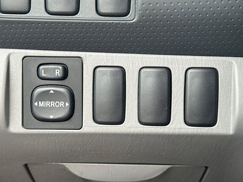 Used 2007 Toyota Tacoma PreRunner image 37