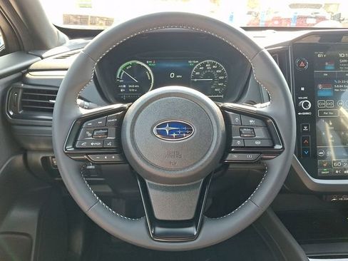 Used 2025 Subaru Forester Premium AWD/4WD image 21