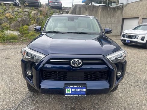 Used 2021 Toyota 4Runner SR5 Premium w/ Moonroof Package AWD/4WD image 10