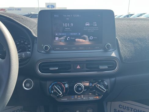 Used 2022 Hyundai Kona SEL image 16