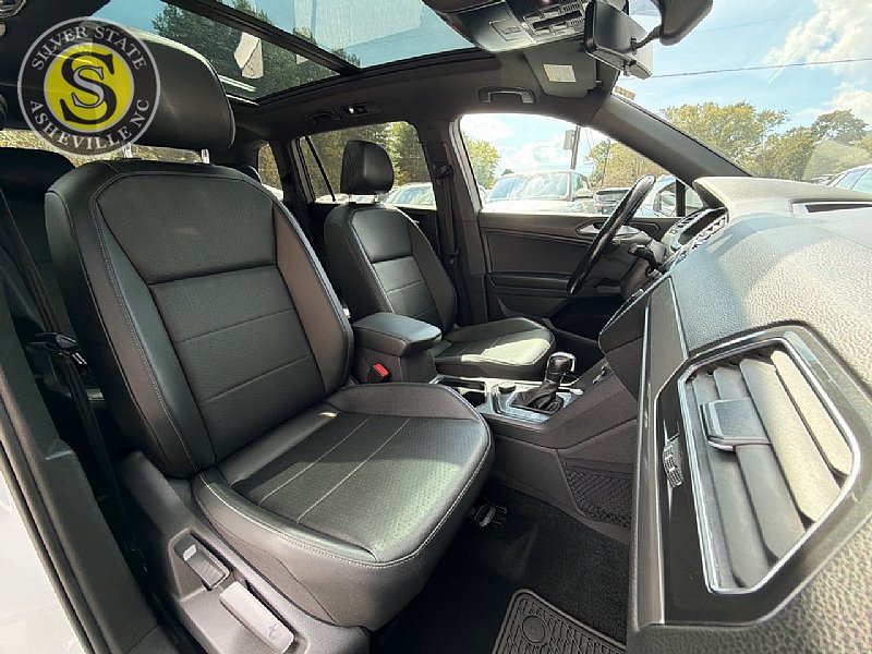 Used 2019 Volkswagen Tiguan SEL R-Line AWD/4WD image 17