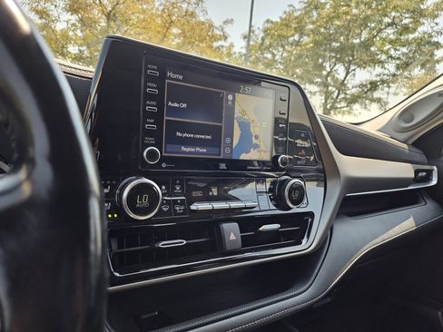 Used 2021 Toyota Highlander Limited AWD/4WD image 13