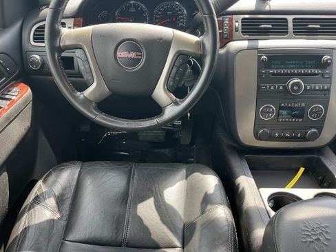 Used 2014 GMC Yukon XL SLT RWD image 10