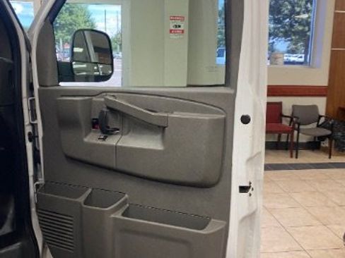 Used 2021 Chevrolet Express 2500 w/ Driver Convenience Package image 14
