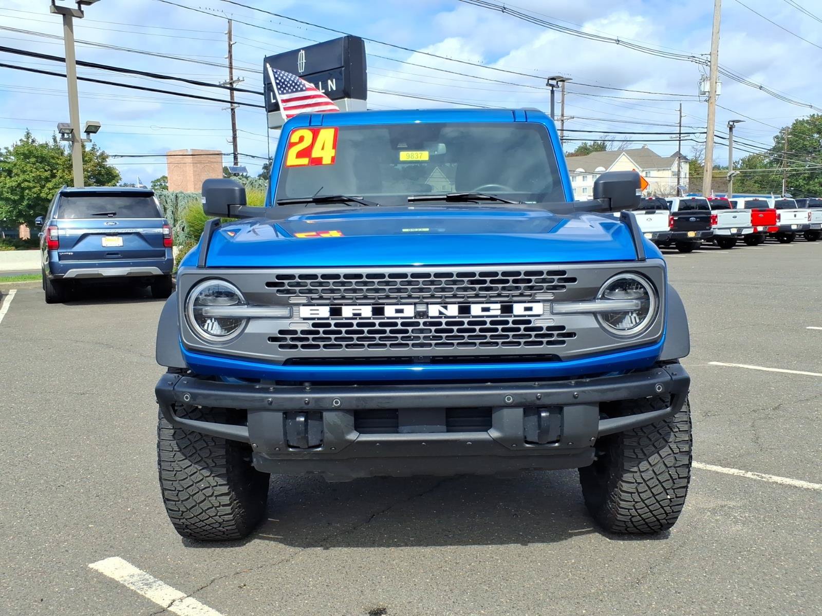 Certified 2024 Ford Bronco Badlands AWD/4WD image 2