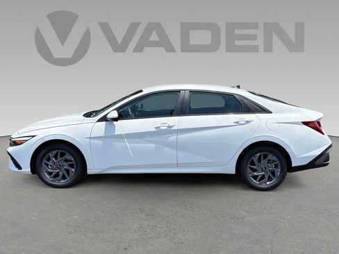 New 2026 Hyundai Elantra Hybrid FWD image 8