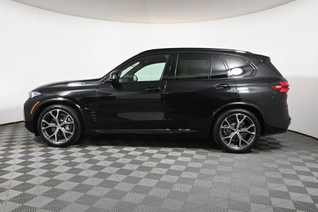 Used 2026 BMW X5 xDrive50e w/ M Sport Package AWD/4WD image 2
