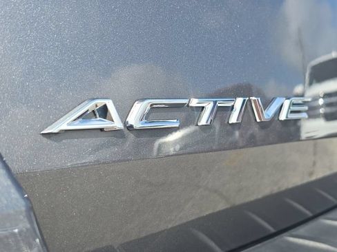 Used 2025 Ford Explorer Active RWD image 9