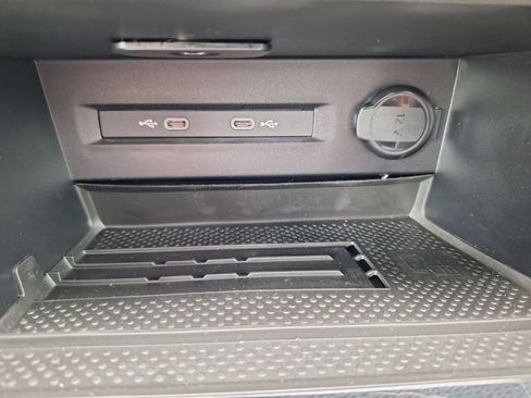 New 2026 Volkswagen Taos SE FWD image 16