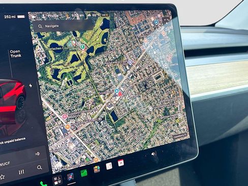 Used 2023 Tesla Model Y Long Range AWD/4WD image 13