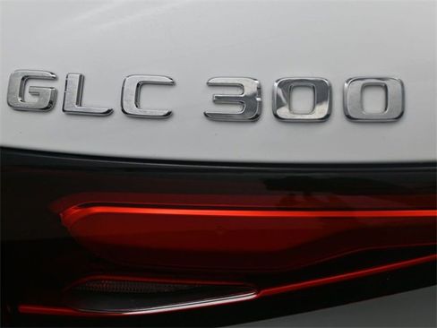 New 2025 Mercedes-Benz GLC 300 image 10
