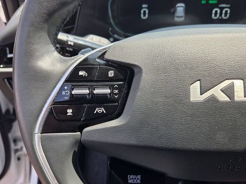 Used 2023 Kia Niro EX w/ EX Cold Weather Package FWD image 23