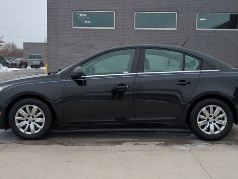 Used 2011 Chevrolet Cruze LS w/ Connectivity Package image 2