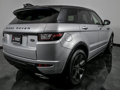 Used 2019 Land Rover Range Rover Evoque SE Premium image 10