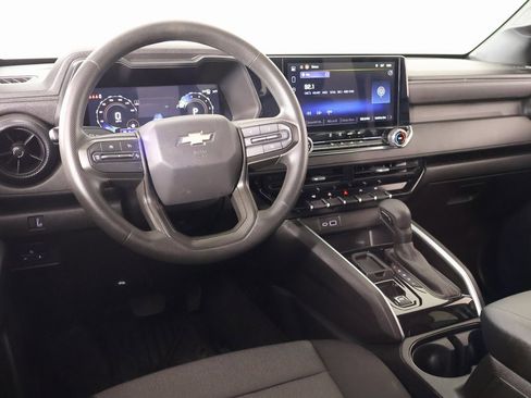 Used 2025 Chevrolet Colorado W/T w/ Advanced Trailering Package image 2