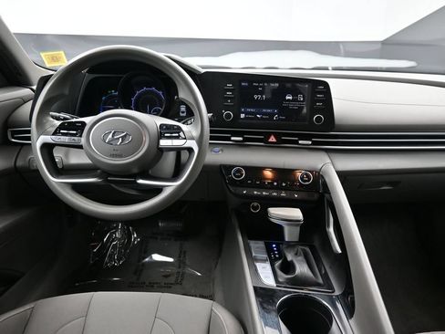 Certified 2023 Hyundai Elantra Blue FWD image 19