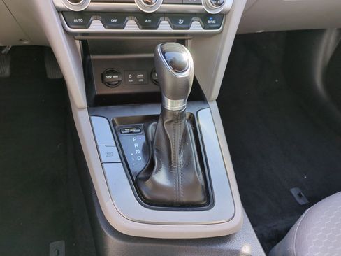 Used 2020 Hyundai Elantra SEL image 26