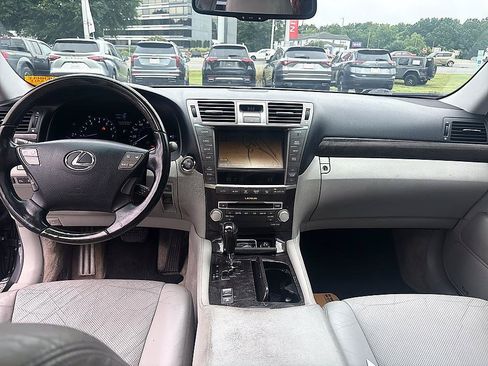 Used 2011 Lexus LS 460 AWD w/ Comfort Pkg image 14