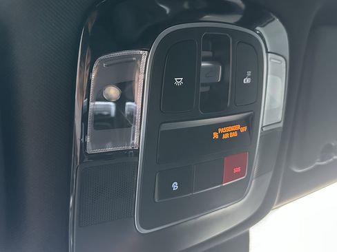 Used 2022 Hyundai Santa Cruz Limited image 32