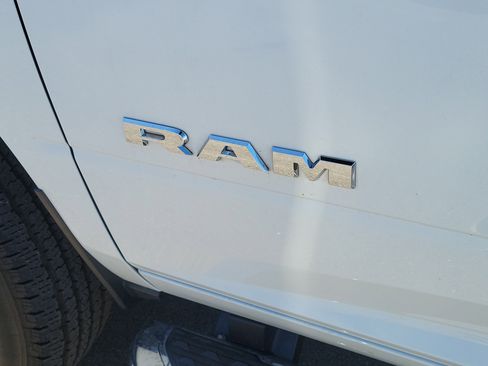 Used 2024 RAM 2500 Big Horn w/ Bed Utility Group image 28