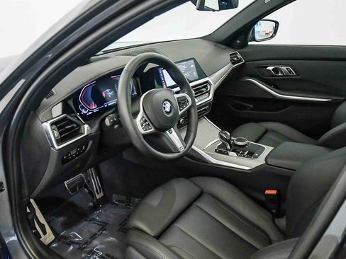 Used 2019 BMW 330i Sedan w/ M Sport Package RWD image 17