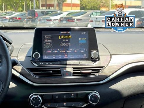 Used 2025 Nissan Altima 2.5 SV FWD image 18