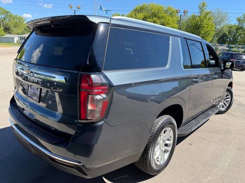 Used 2021 Chevrolet Suburban LT w/ Luxury Package AWD/4WD image 7