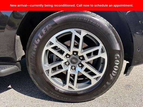 Used 2025 Ford Expedition Max Active RWD image 30