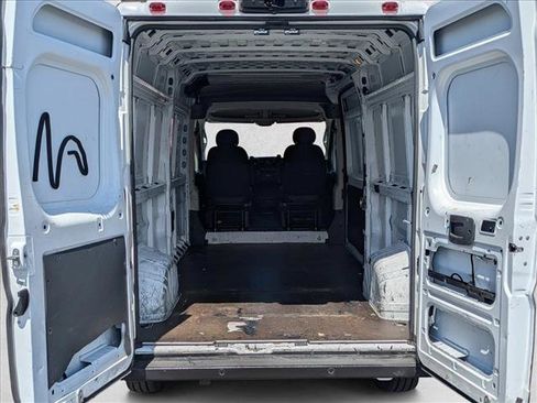 Used 2019 RAM ProMaster 2500 w/ Premium Appearance Group FWD image 6