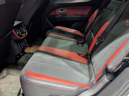 Used 2023 Bentley Bentayga image 20