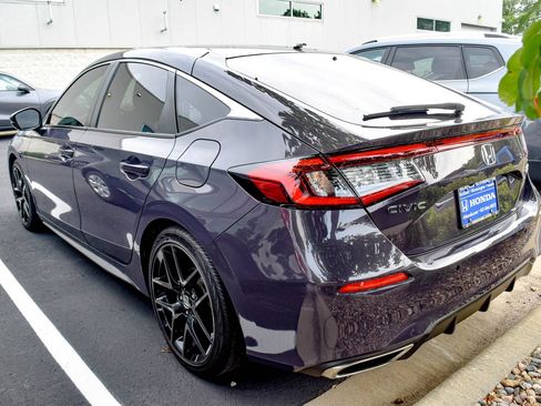 Used 2024 Honda Civic Sport Touring image 7