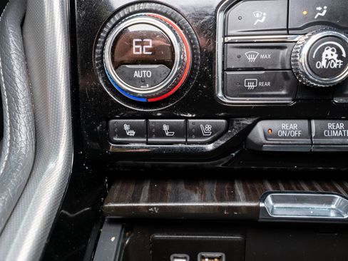 Used 2021 GMC Yukon Denali w/ Denali Premium Package RWD image 24